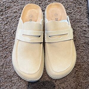 NIB Cushionaire Zola Slip-On Mule Loafers in Biscuit